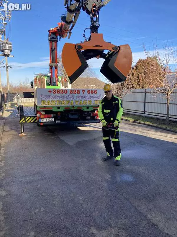 Csipegető kanalas önrakodós darus teherautó, 30 méterig, 500 liter ( 1/2 m3 ) Budapest